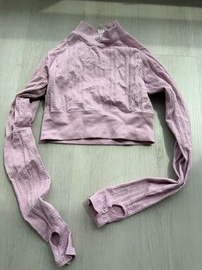 ALO Yoga Cable Knit Cropped Top in Light Pink